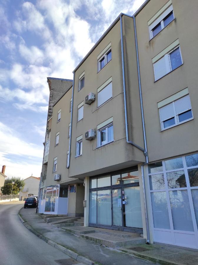 Apartment Dorrea Пула Екстериор снимка